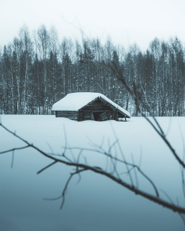 Framed-Barn-In-The-Northen-Sweden-Grab-Design-winter
