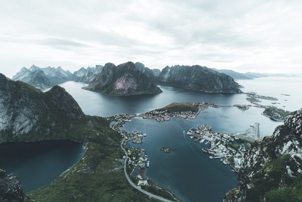 Viewpoint-Reinebringen-View-Reine-Lofoten-Hiking-Water-Islands-Morway