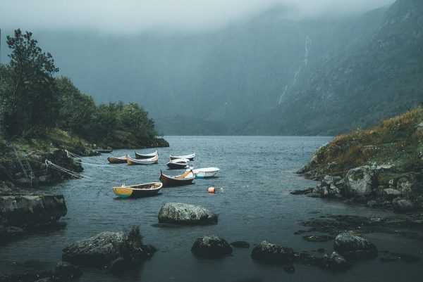 Å-Norway-A-Fishingboat-raining-water-mountain-rain-lofoten