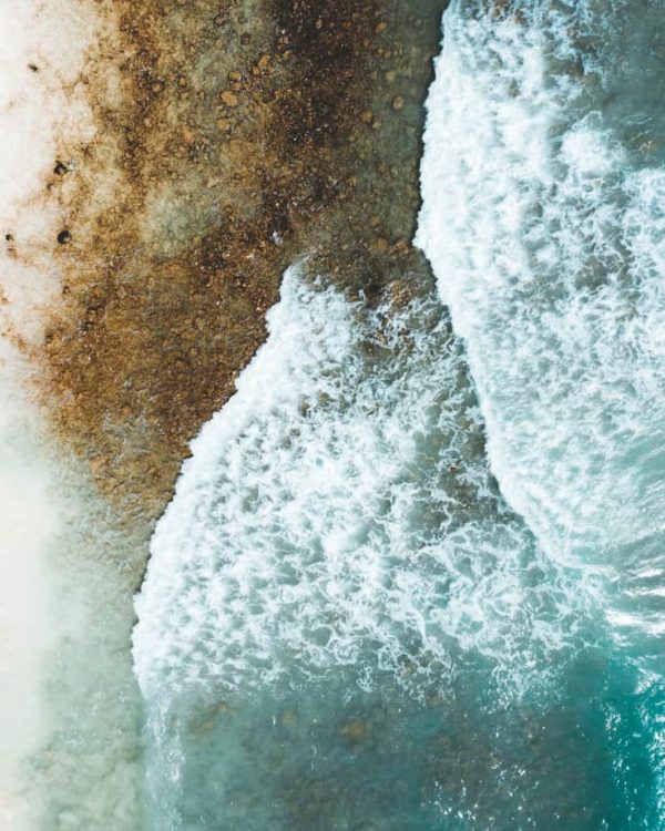 Beach-water-waves-drone-topdown-jonathan-eriksson-piteå-pite-foto-fotograf-filmskapare-film-caboverde
